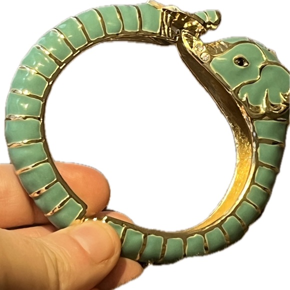 Jewelry - Green Elephant Enamel Bangle